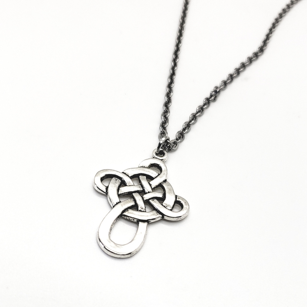 Hand Crafted Silver Celtic Knot Pendant Necklace